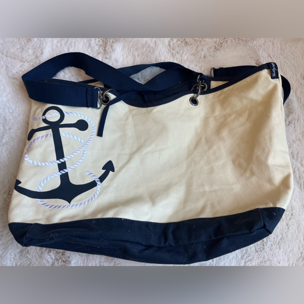 Large Thirty one. Canvas crew navy and white anchor tote bag. New condition.
